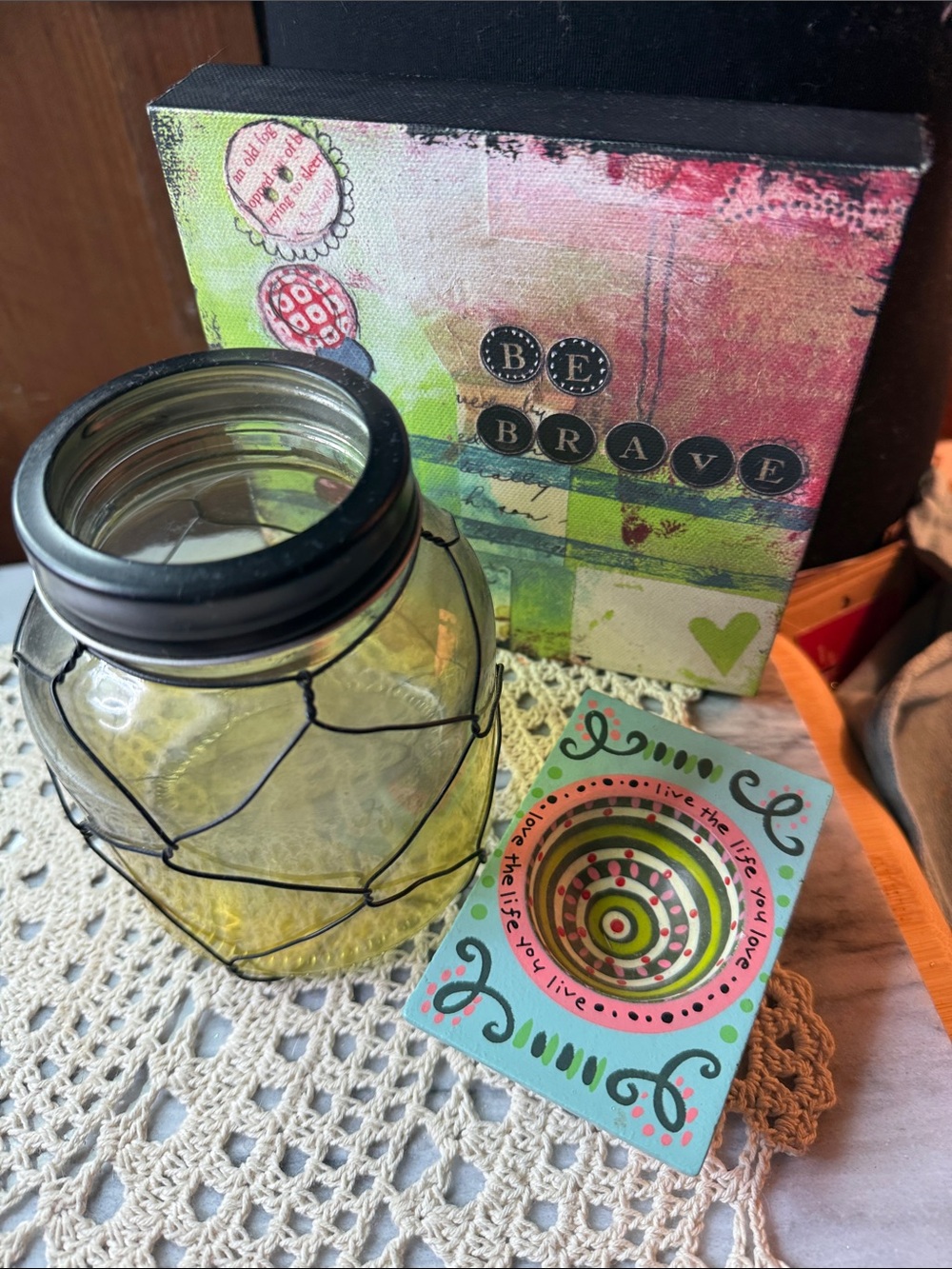 vase wall hanging- be brave & trinket